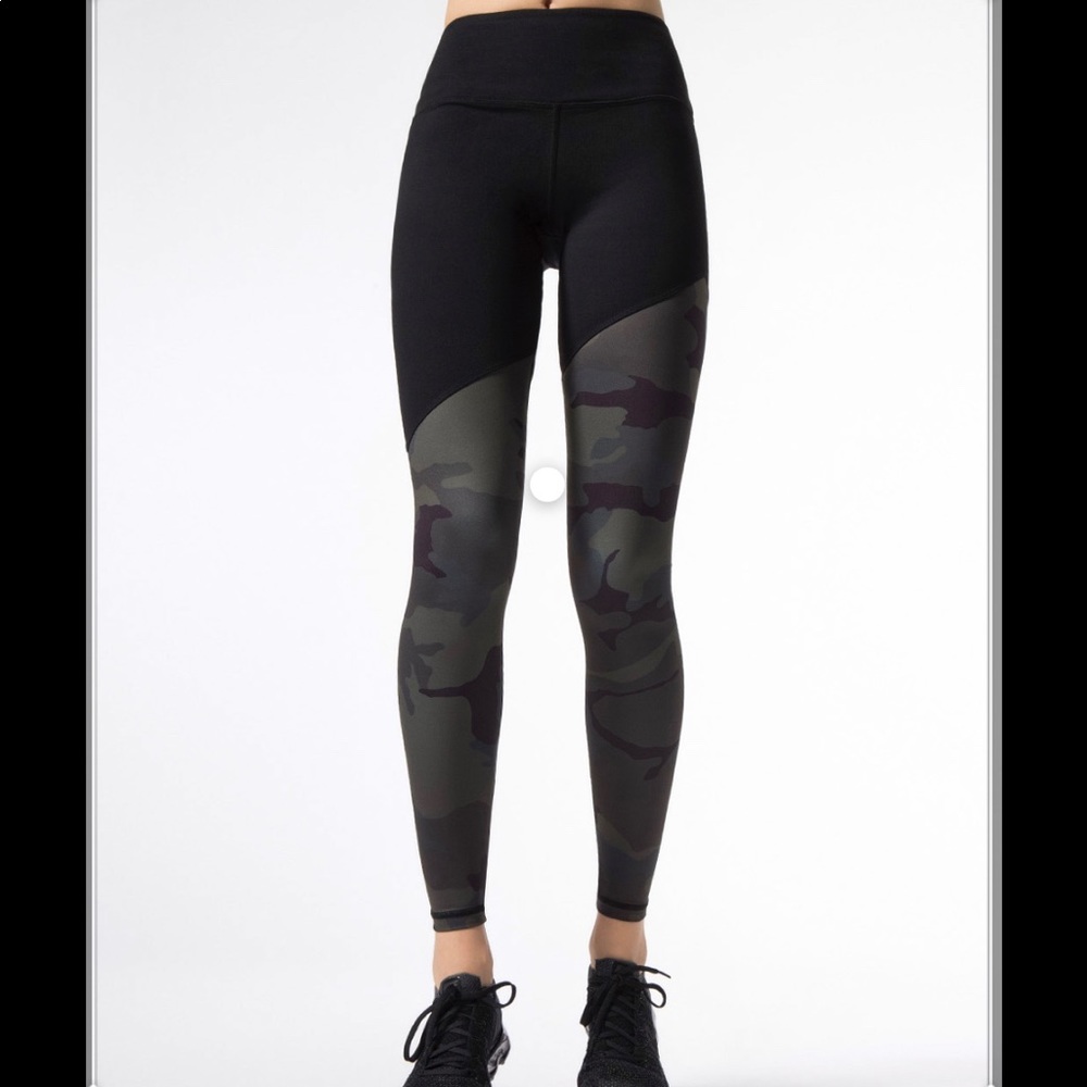 Carbon38 Hero Collection Camouflage Leggings